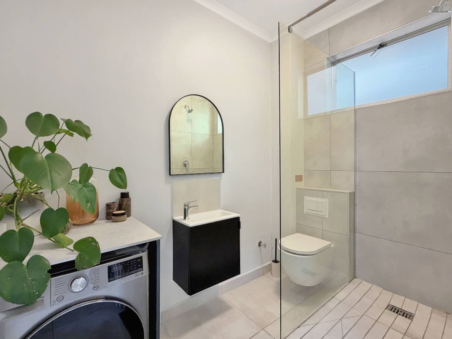 1 Bedroom Property for Sale in Three Anchor Bay Western Cape